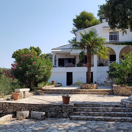 Apartment In Maslinica 70M From The Sea Luaran gambar