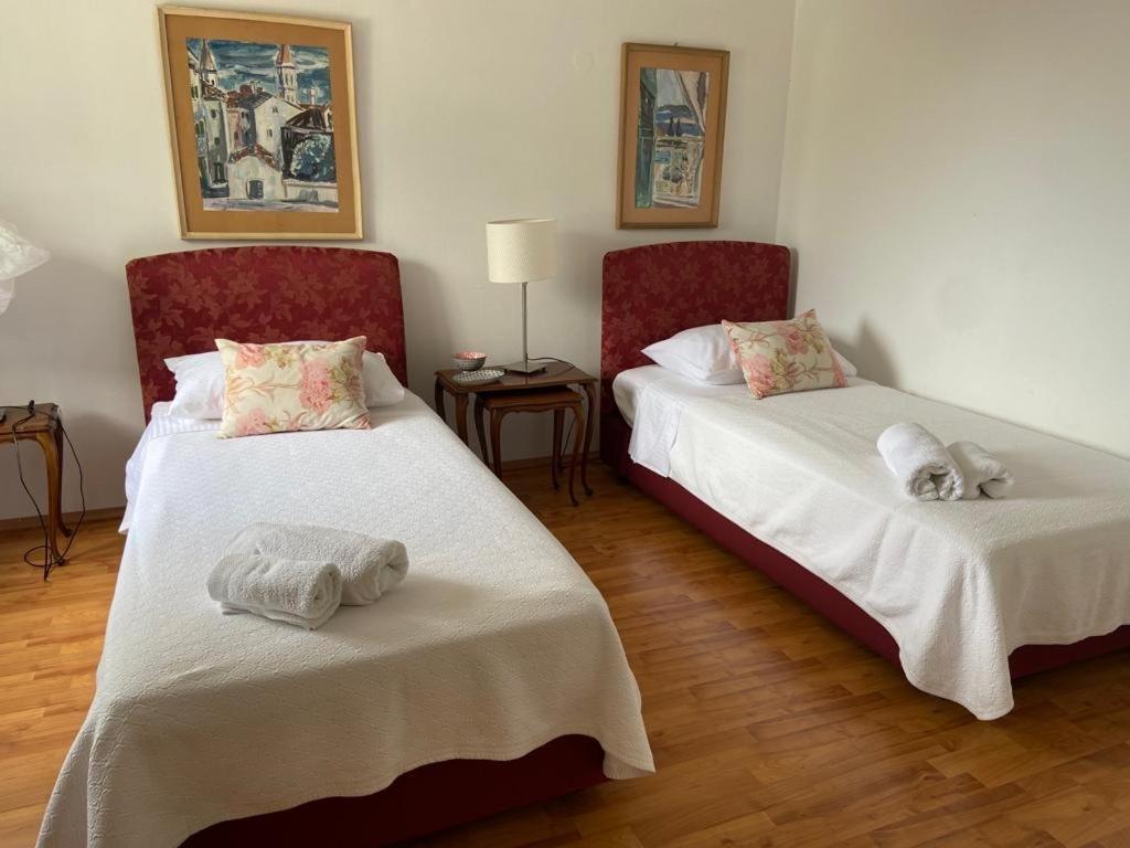 Apartment In Maslinica 70M From The Sea Luaran gambar