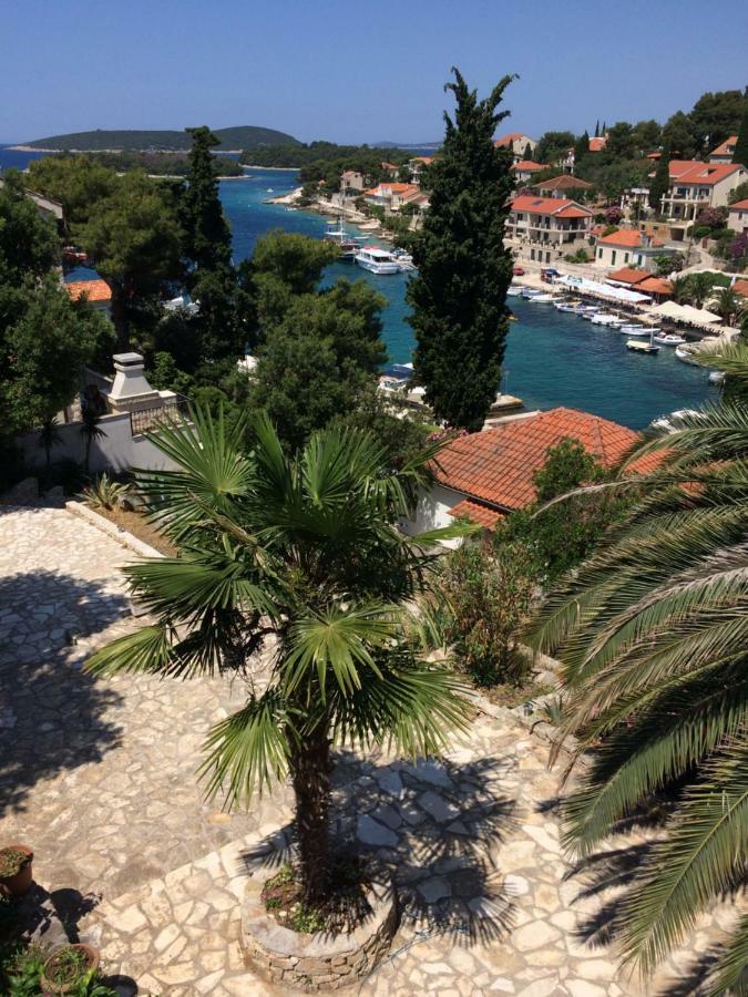 Apartment In Maslinica 70M From The Sea Luaran gambar