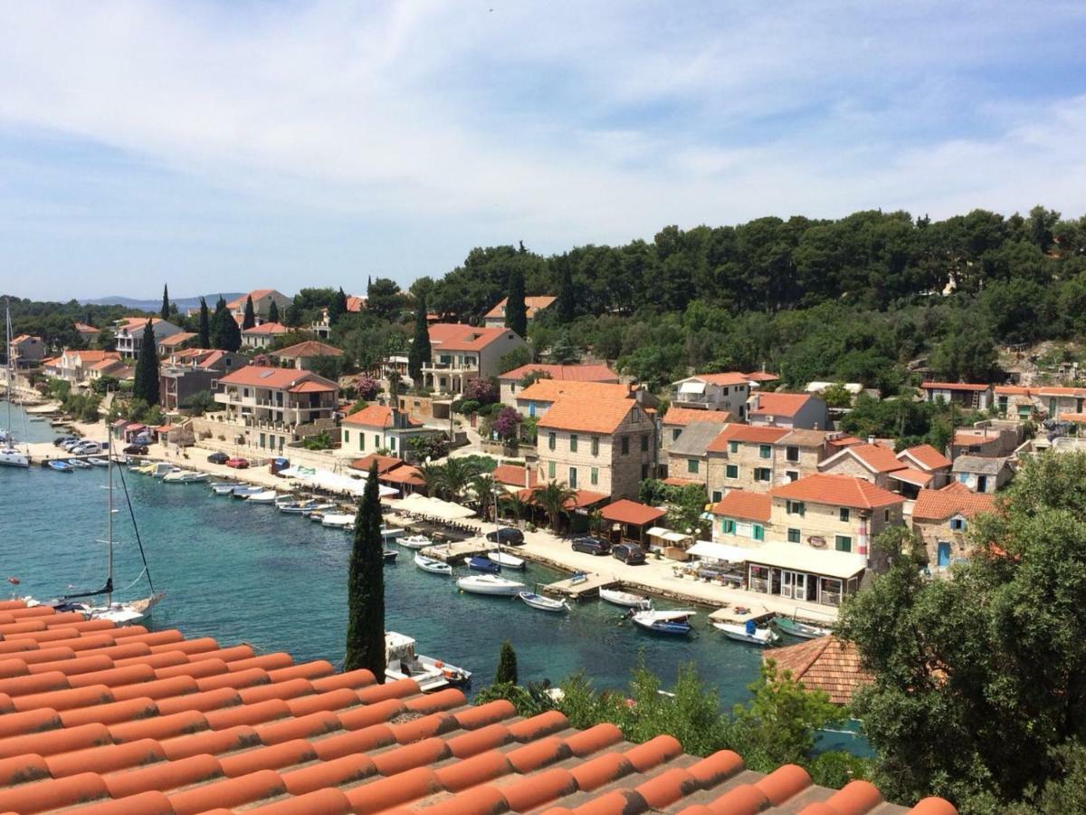 Apartment In Maslinica 70M From The Sea Luaran gambar