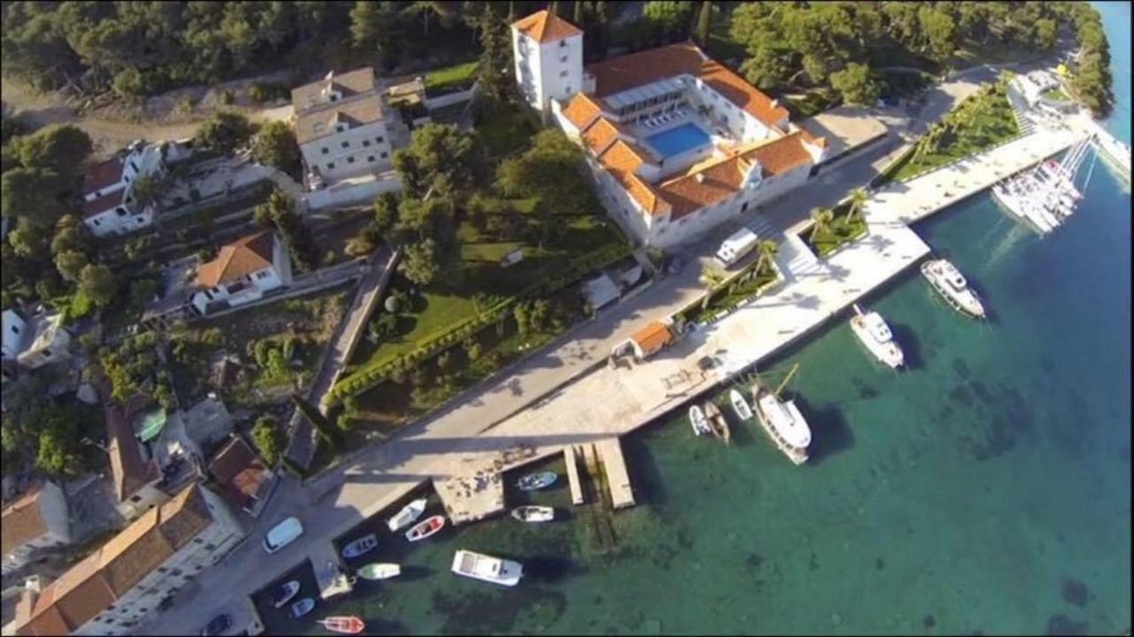 Apartment In Maslinica 70M From The Sea Luaran gambar