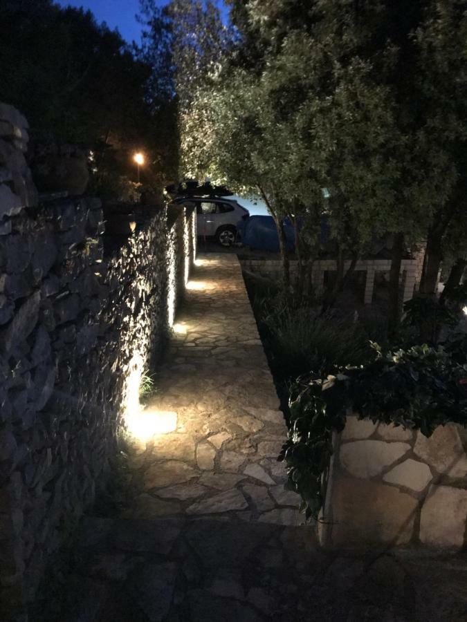 Apartment In Maslinica 70M From The Sea Luaran gambar