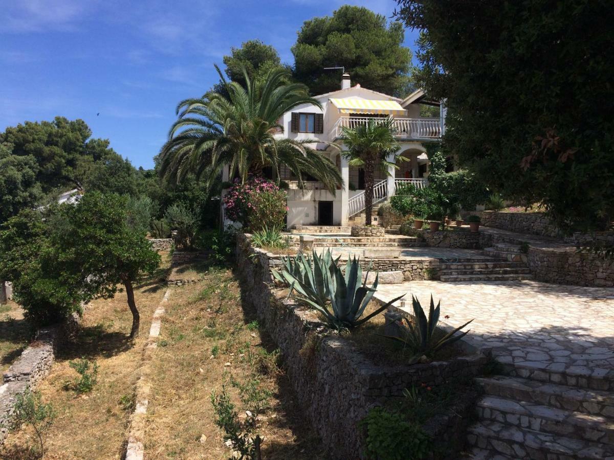 Apartment In Maslinica 70M From The Sea Luaran gambar